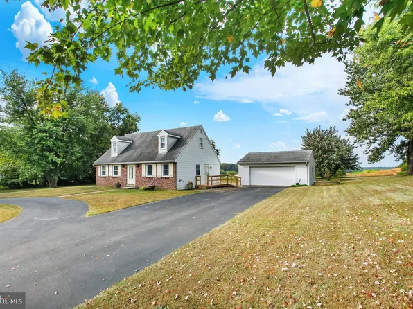 2748 Jefferson Rd, Spring Grove, PA 17362