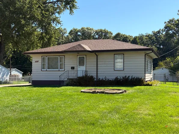 546 Oaklawn Ave, East Moline, IL 61244
