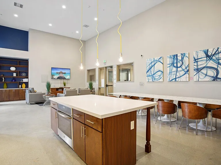 Oak Grove Apartments — Photo 13