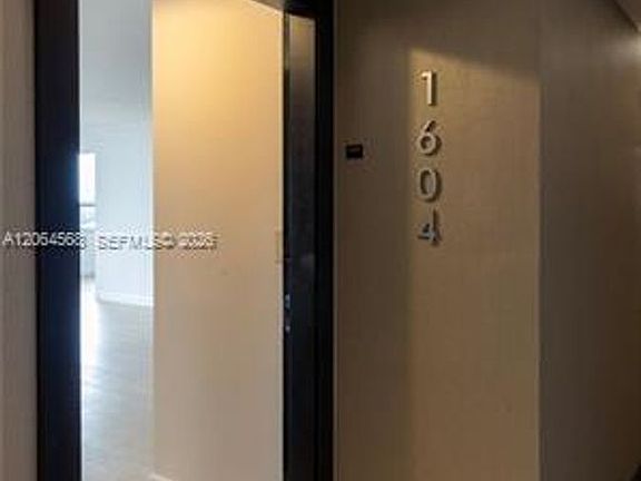 4th image of 11 Island Ave #Cu-1604