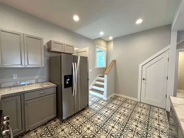 302 S Anderson St — Photo 11