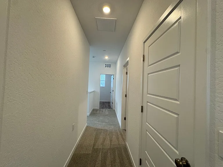 997 W Pioneer Dr — Photo 29