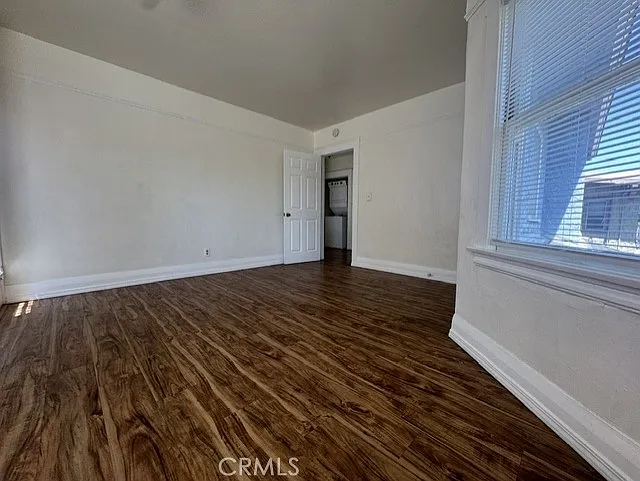 321 W 6th St — Photo 21