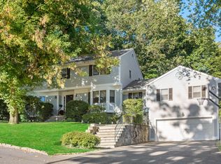 17 Dickel Rd, Scarsdale, NY 10583