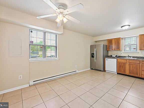 4th image of 44 Hampshire Rd
