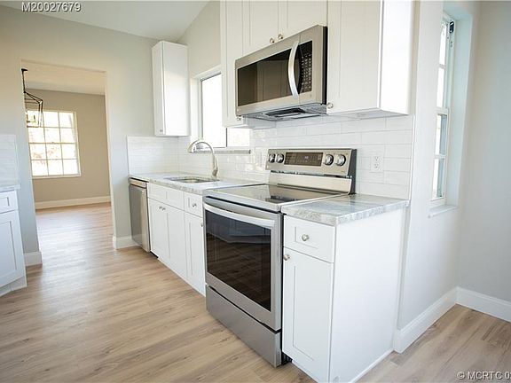 4th image of 2601 SE South Blackwell Dr