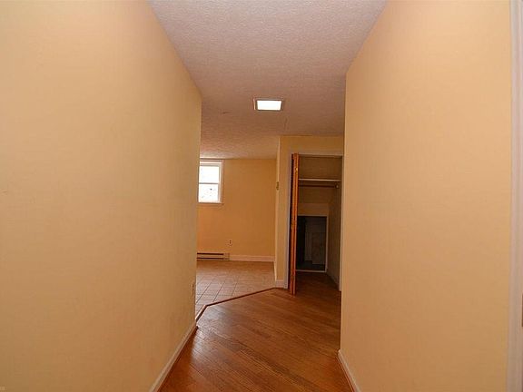 2nd image of 1812 Gardenspring Dr