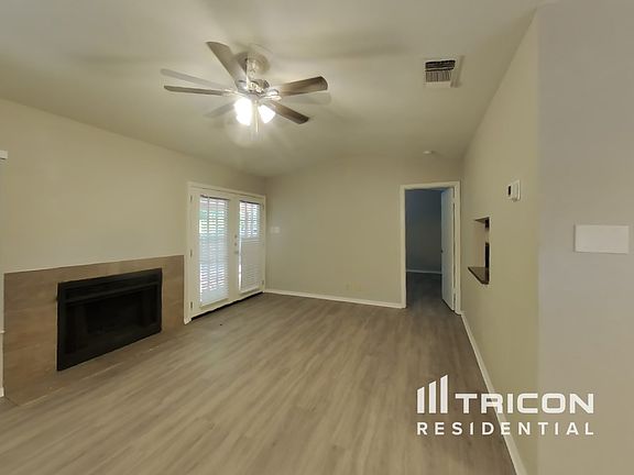 3rd image of 6112 Les Harrison Dr