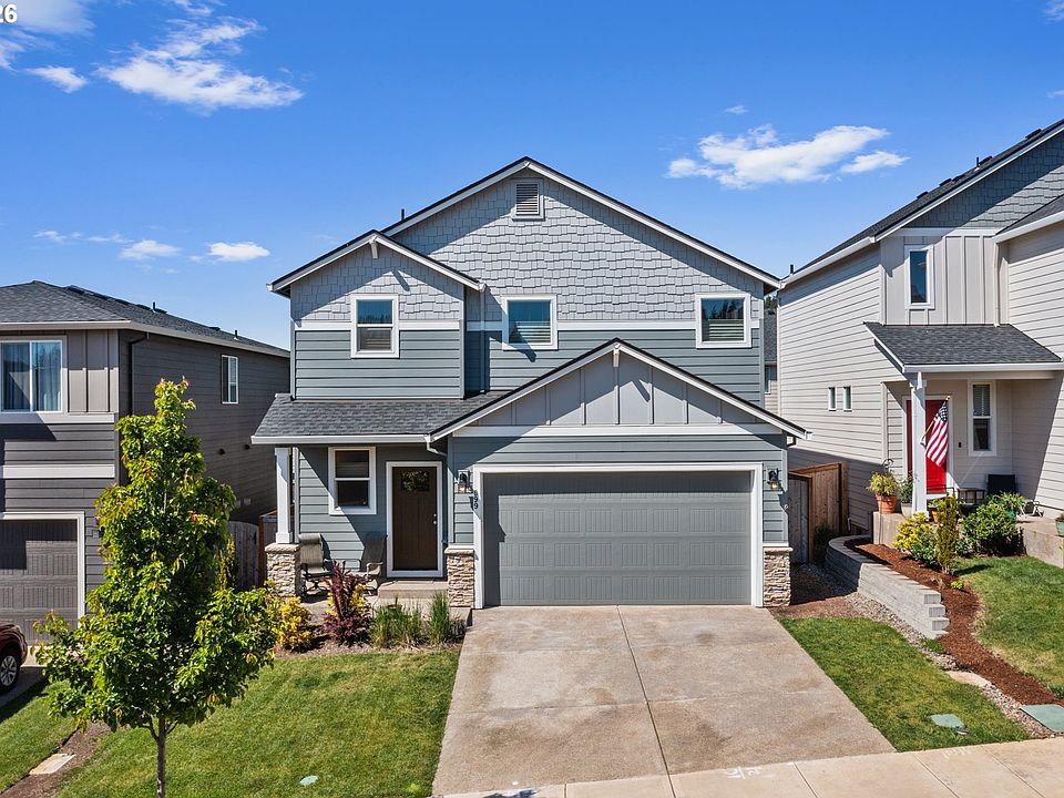 1st image of 899 NE Trillium Dr