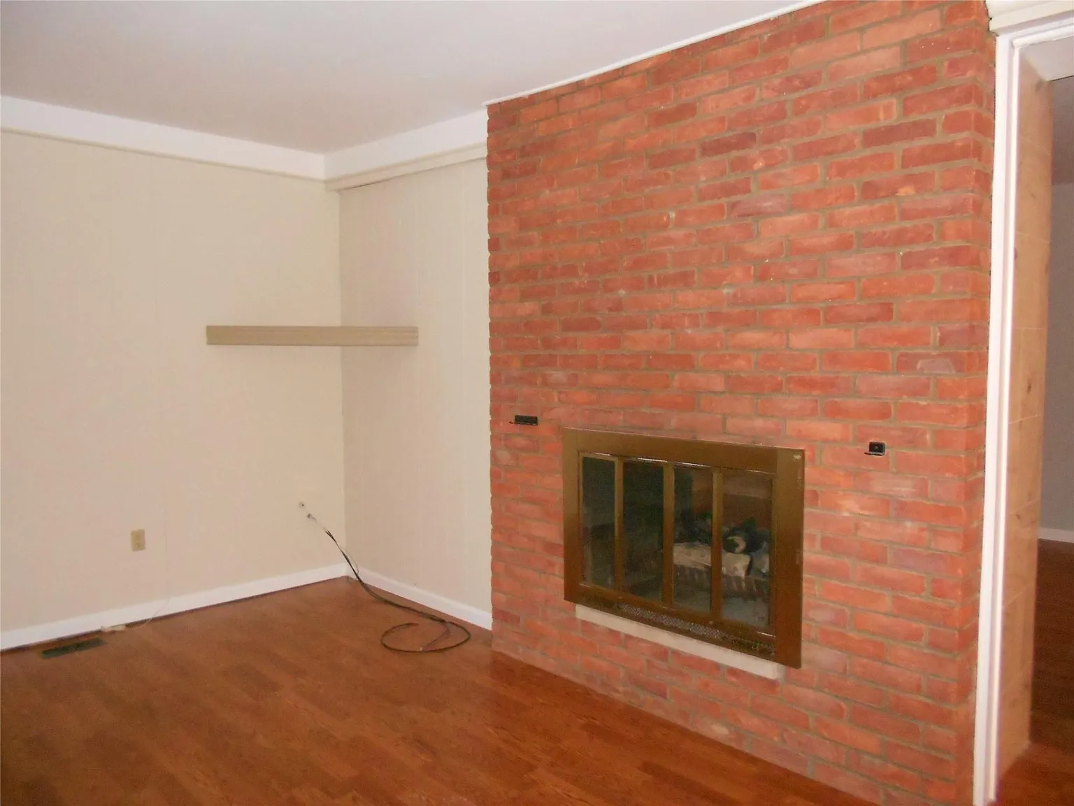 4 bed, 2.5 bath, 1976 sqft, $2,100 — Photo 4