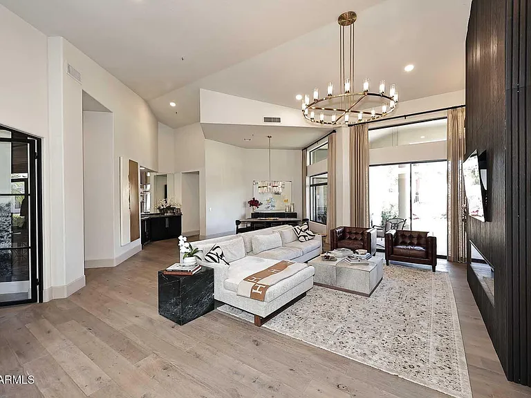 8334 E Jenan Dr — Photo 8