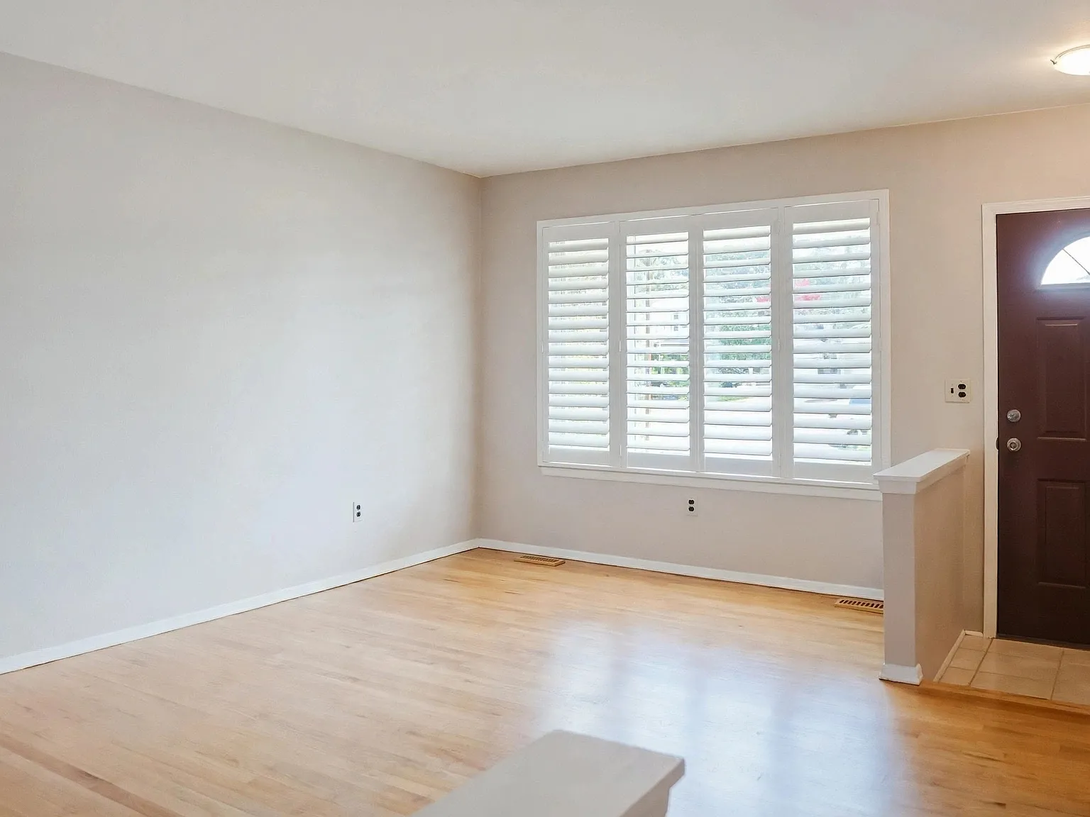 3 bed, 2.5 bath, 1469 sqft, $2,200 — Photo 2