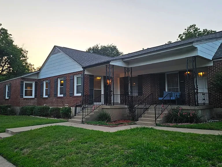 View of House from the corner of Tremont and El Campo