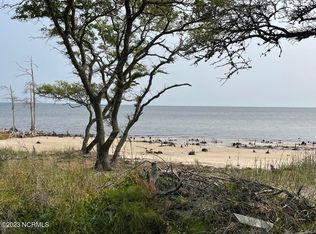 588 Sandy Point Dr, Beaufort, NC 28516
