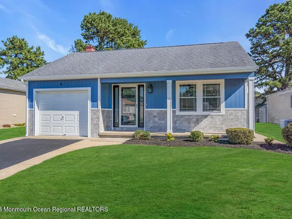 9 Manitoba Court, Toms River, NJ 08757