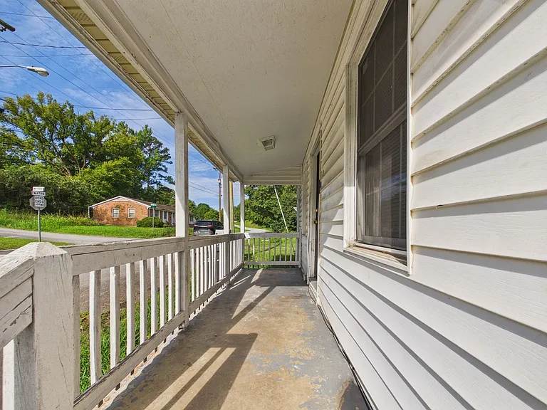 119 Railroad St — Photo 3