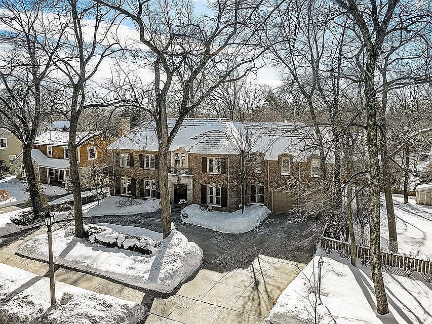 1st image of 4687 N Lake Dr