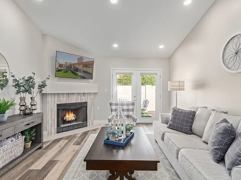 945 N Pasadena St #125 — Photo 8
