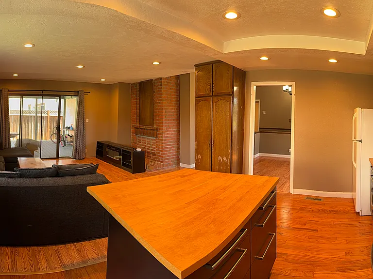 Goldsmith Dr — Photo 3