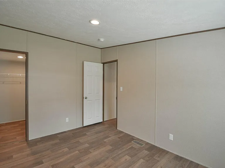 25150 Faraway Ln — Photo 17