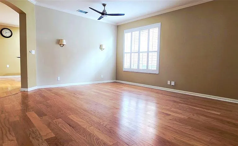 230 W Tarrington Dr — Photo 3