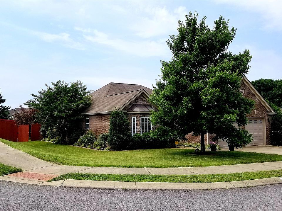 1st image of 203 Blossom Ct