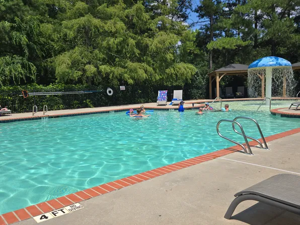 1525 Winshire Cv, Alpharetta, GA 30004