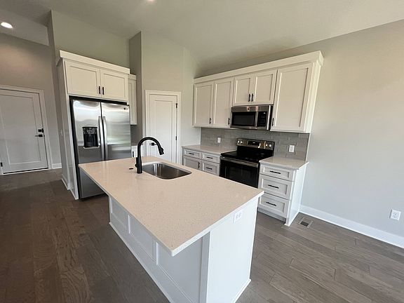 5th image of 1299 SW Heartwood Dr