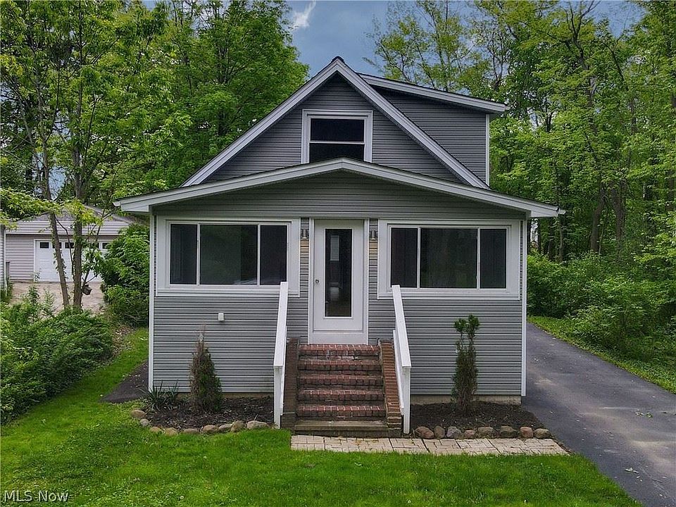 1st image of 3755 Roselawn Ave