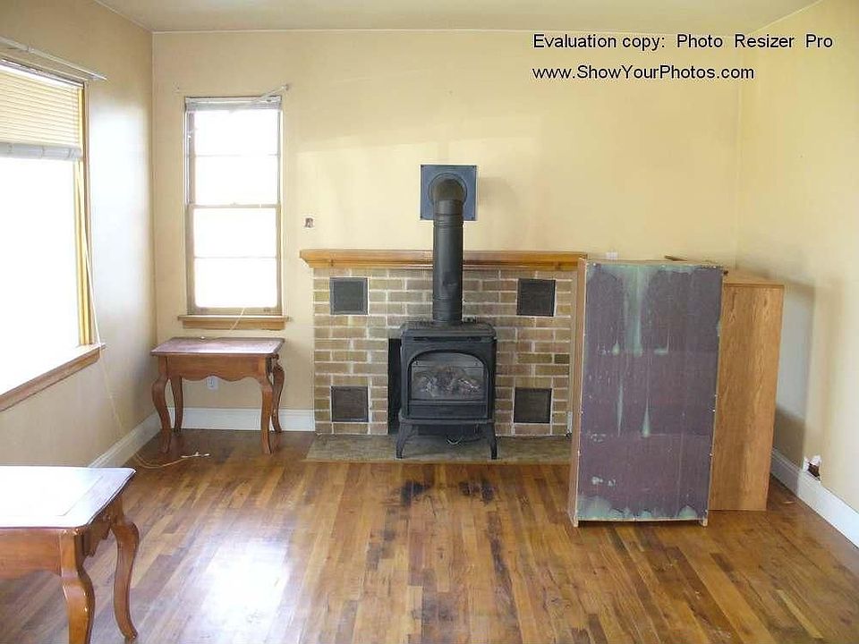 2nd image of 319 W 2nd St