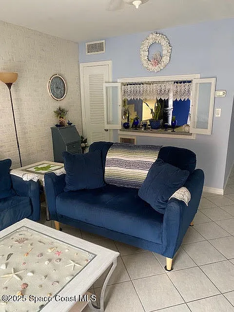 2 bed, 1.5 bath, 1088 sqft, $1,700 — Photo 3