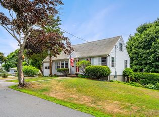 11 Girdler Rd, Marblehead, MA 01945