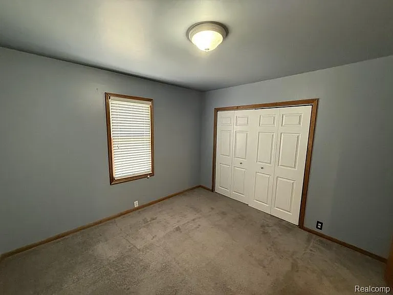 3086 Margaret St — Photo 12