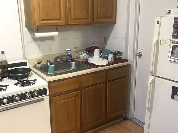 2nd image of 3040 32nd St APT 2