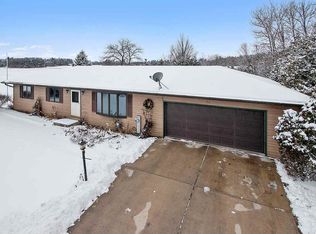 511 Cherry St, Casco, WI 54205