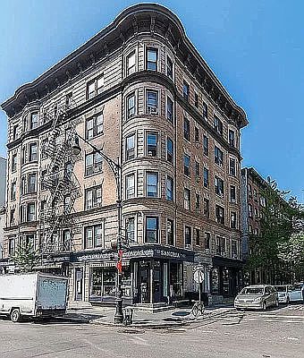 5th image of 2 Bank St APT 20A