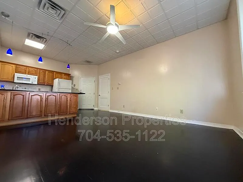 1 bed, 1.0 bath, 650 sqft, $950 — Photo 3