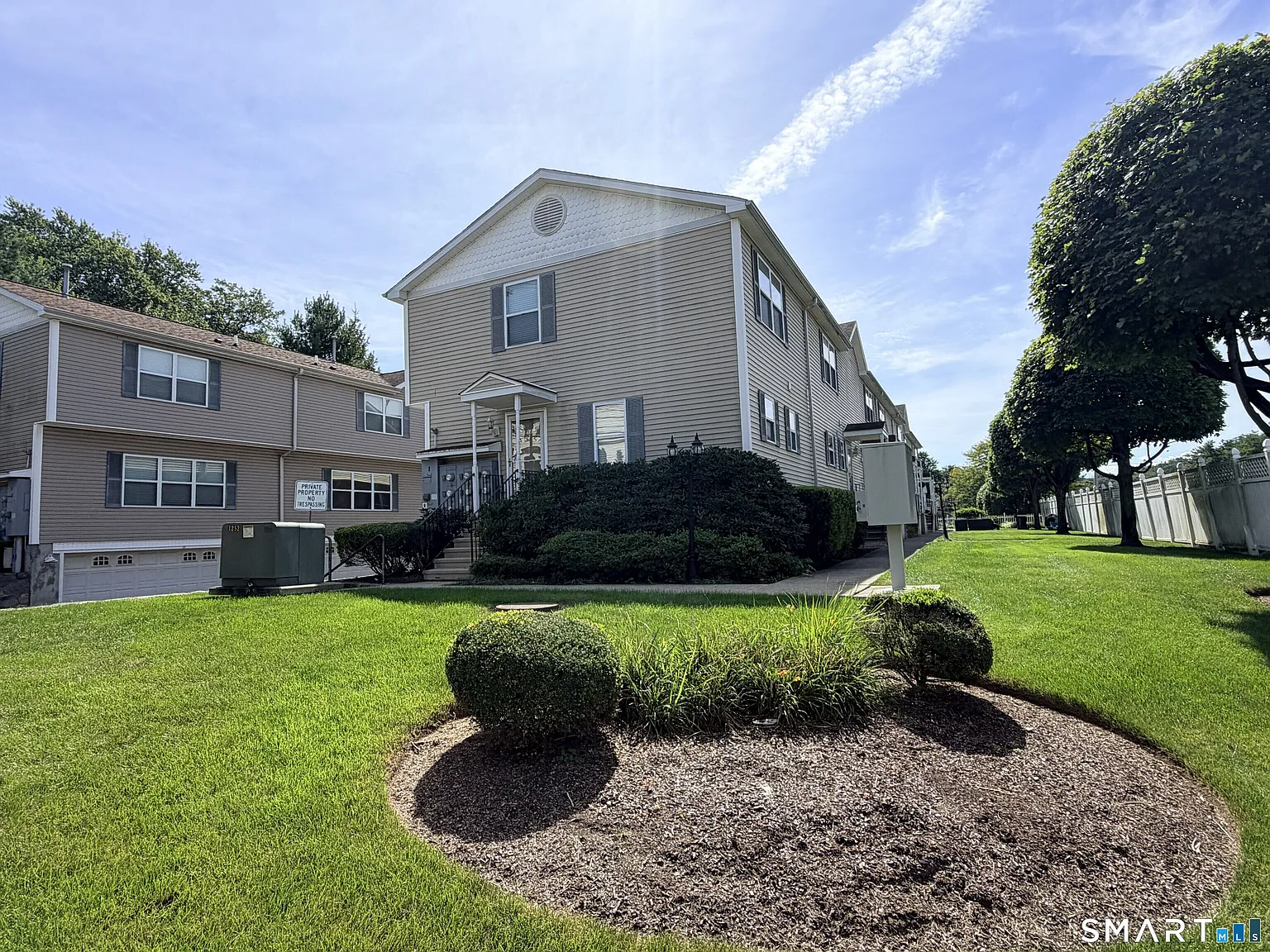2 bed, 1.5 bath, 1020 sqft, $3,000 — Photo 1