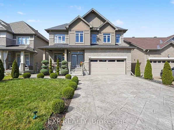 529 Peerless St, Ottawa, ON K2J 6A5