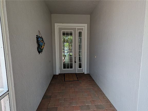 4th image of 15359 Yellow Wood Dr