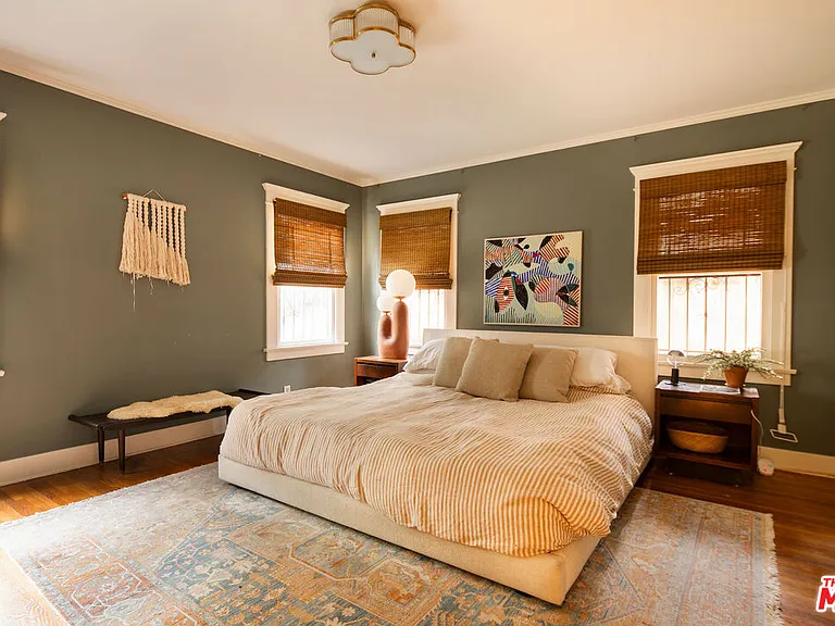 127 N Gower St — Photo 17