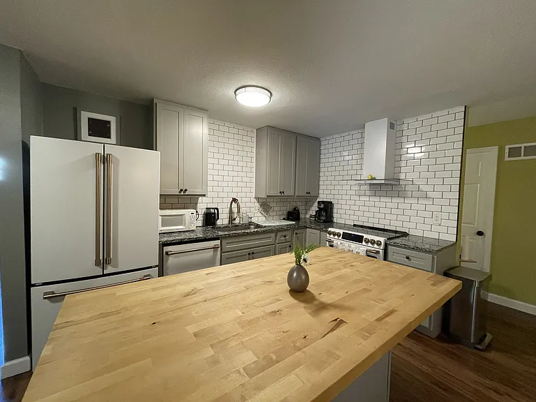 1375 Mirandy Dr — Photo 5