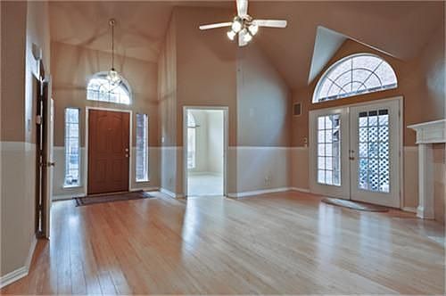 3rd image of 8433 Gateway Dr