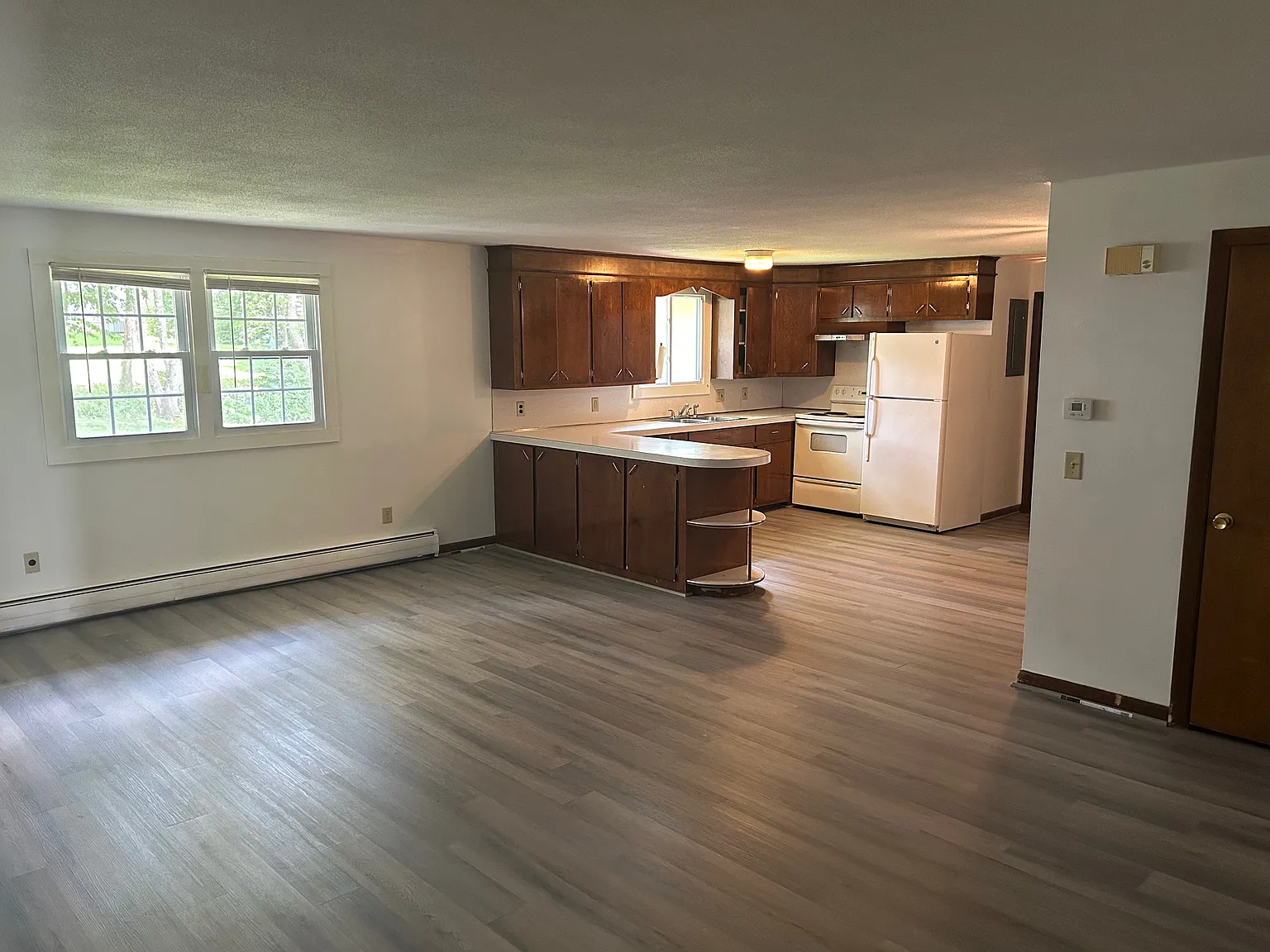 2 bed, 995 sqft, $1,650 — Photo 2