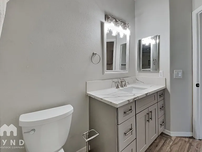 1421 W Maplewood St — Photo 18
