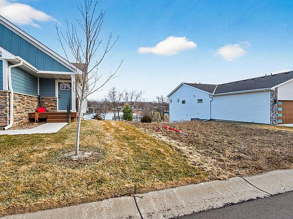 3rd image of 221 McCarrons Pl W