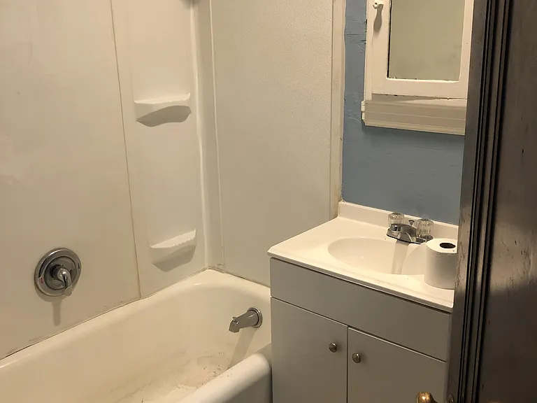 39 Main St #4 — Photo 6