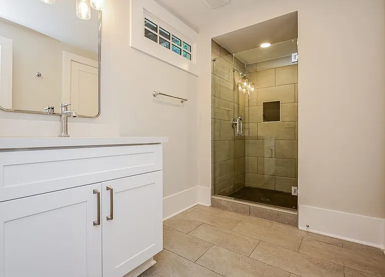 616 Linwood Ave NE #C — Photo 12