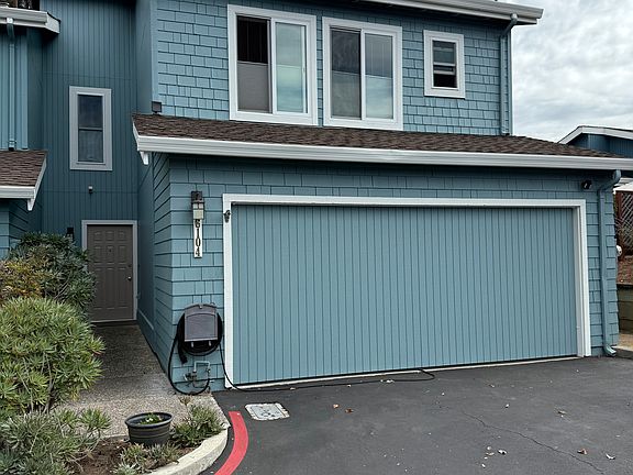2nd image of 6104 Chateau Ct