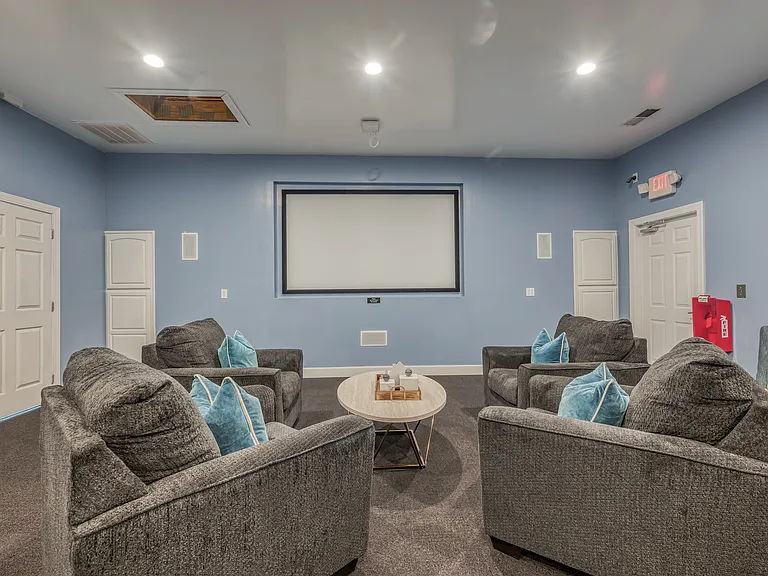 Reserve at Park West — Photo 31